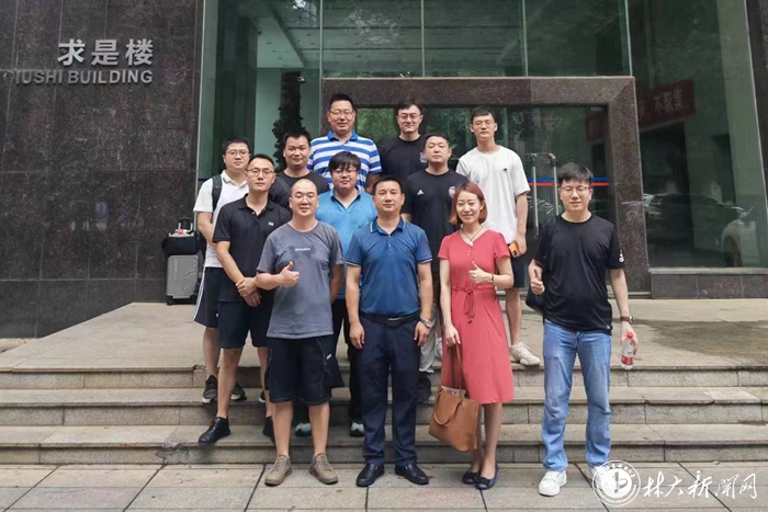 【师韵·风采】蒋峰：以心育心 在授业解惑中探索育人之道